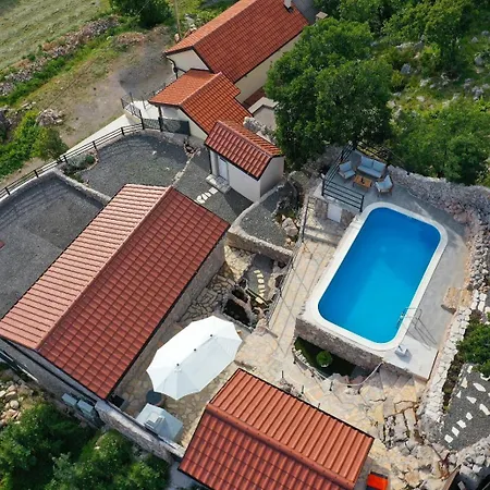 Vila Ana Medveja